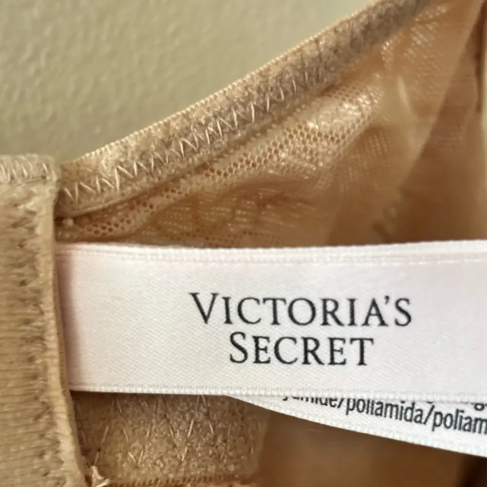 Victoria's Secret Tan Lace Bra - Picture 3 of 4